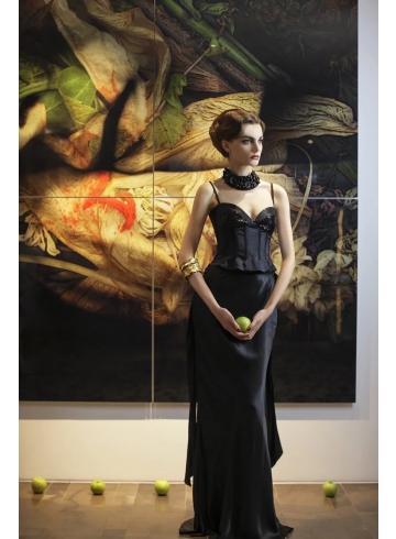 黑馬甲細肩帶背心 / 飾帶黑色緞面窄版長裙