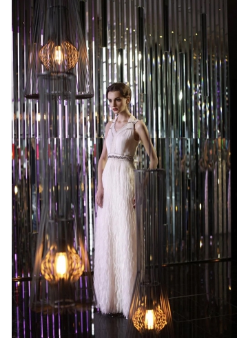 直紋波浪層次禮服