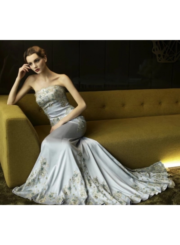 淺藍綴珠花拖擺長禮服