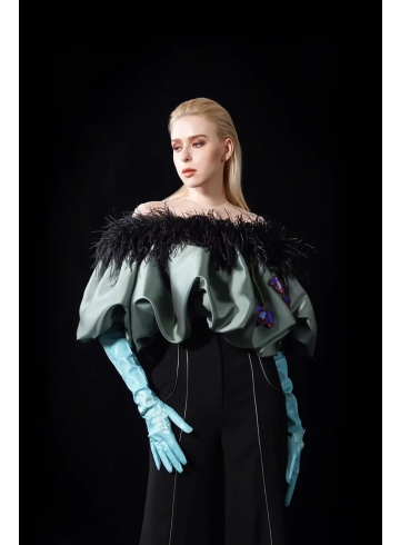 黑羽毛平肩蓬蓬袖上衣 / 黑喇叭褲