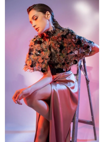 高領蕾絲上衣 / 烏干紗立體外罩