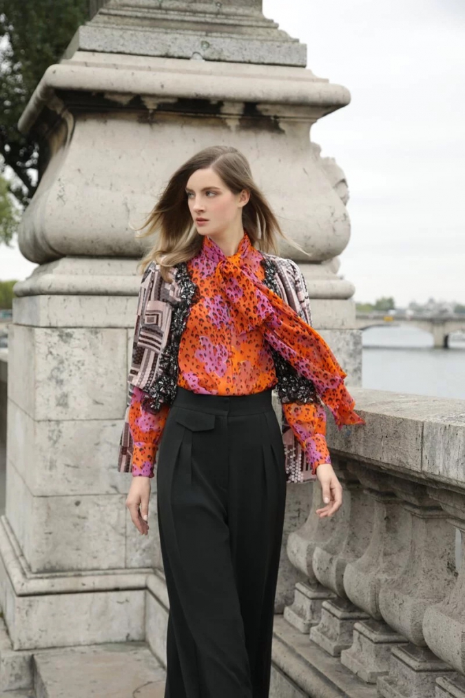 杜樂麗 Jardin des Tuileries Colle-亮片短外套 / 帶領橘雪紡襯衫 / 壓側條深卡其寬長褲