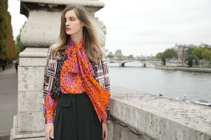 杜樂麗 Jardin des Tuileries Colle-亮片短外套 / 帶領橘雪紡襯衫 / 壓側條深卡其寬長褲