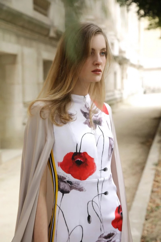 杜樂麗 Jardin des Tuileries Colle-藕色披風紅花洋裝