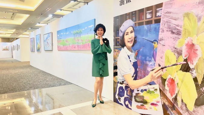 白嘉莉／Khieng COUTURE 荷葉墜飾商務洋裝
