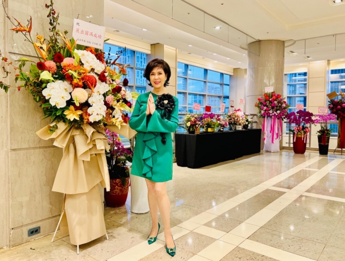 白嘉莉／Khieng COUTURE 荷葉墜飾商務洋裝